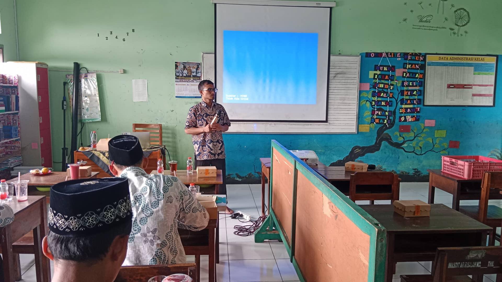 Training Implementasi Kurikulum Merdeka Ar-Risalah Secang